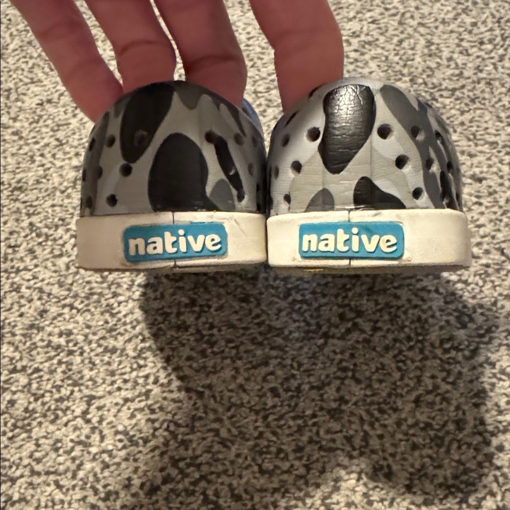Native Shoes - Picture 3 of 4